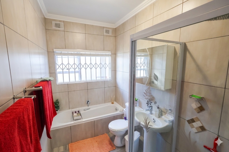 2 Bedroom Property for Sale in Beacon Bay Eastern Cape